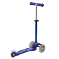 Modrá koloběžka pro děti Micro Mini Classic Blue