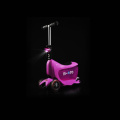 Micro Mini2Go DeLuxe Plus je růžové odrážedlo se světlem