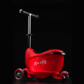 Odrážedlo se světlem v úložném prostoru Micro Mini2Go DeLuxe Plus Red